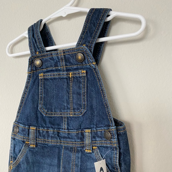 NWT old navy 6-12 month denim overalls - Picture 3 of 4